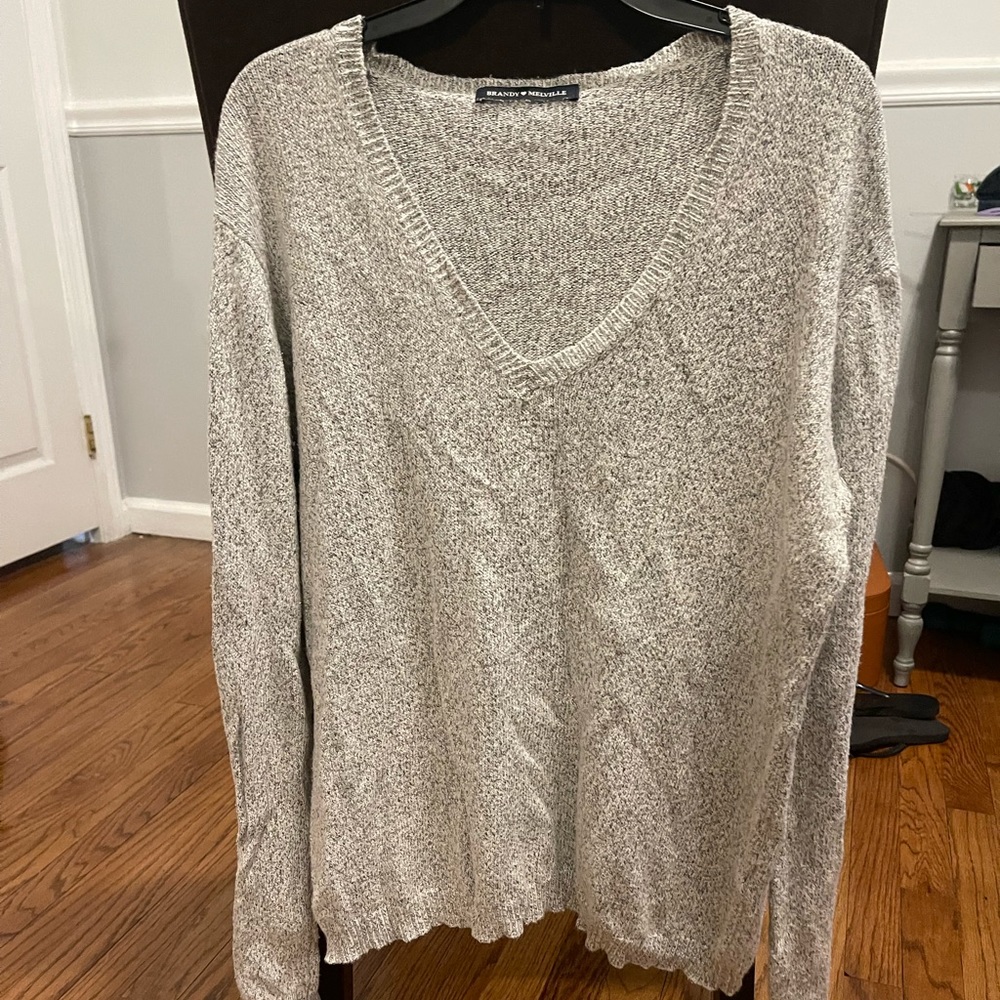 Brandy Melville long sleeve grey sweater